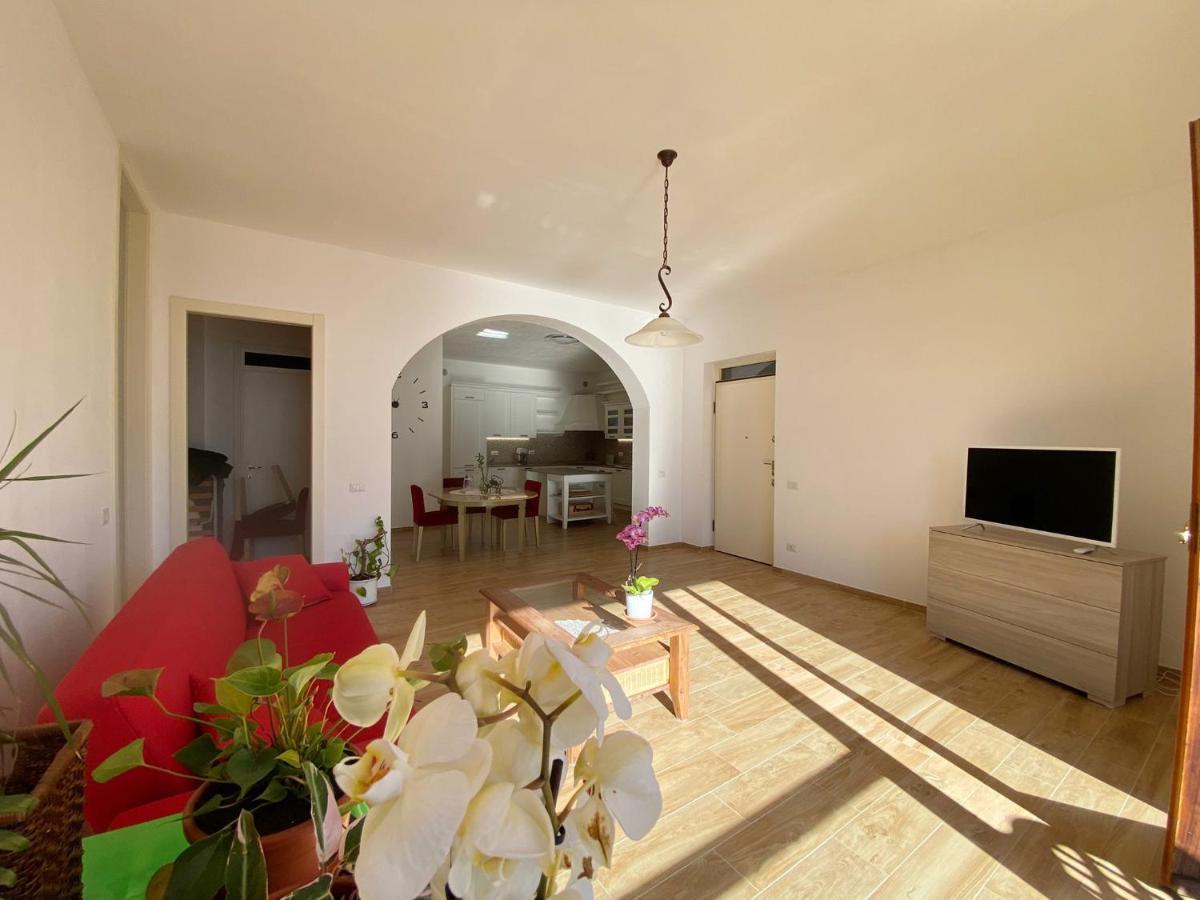 Big Apartment With Lake View And Two Bedrooms Sala Comacina Ngoại thất bức ảnh