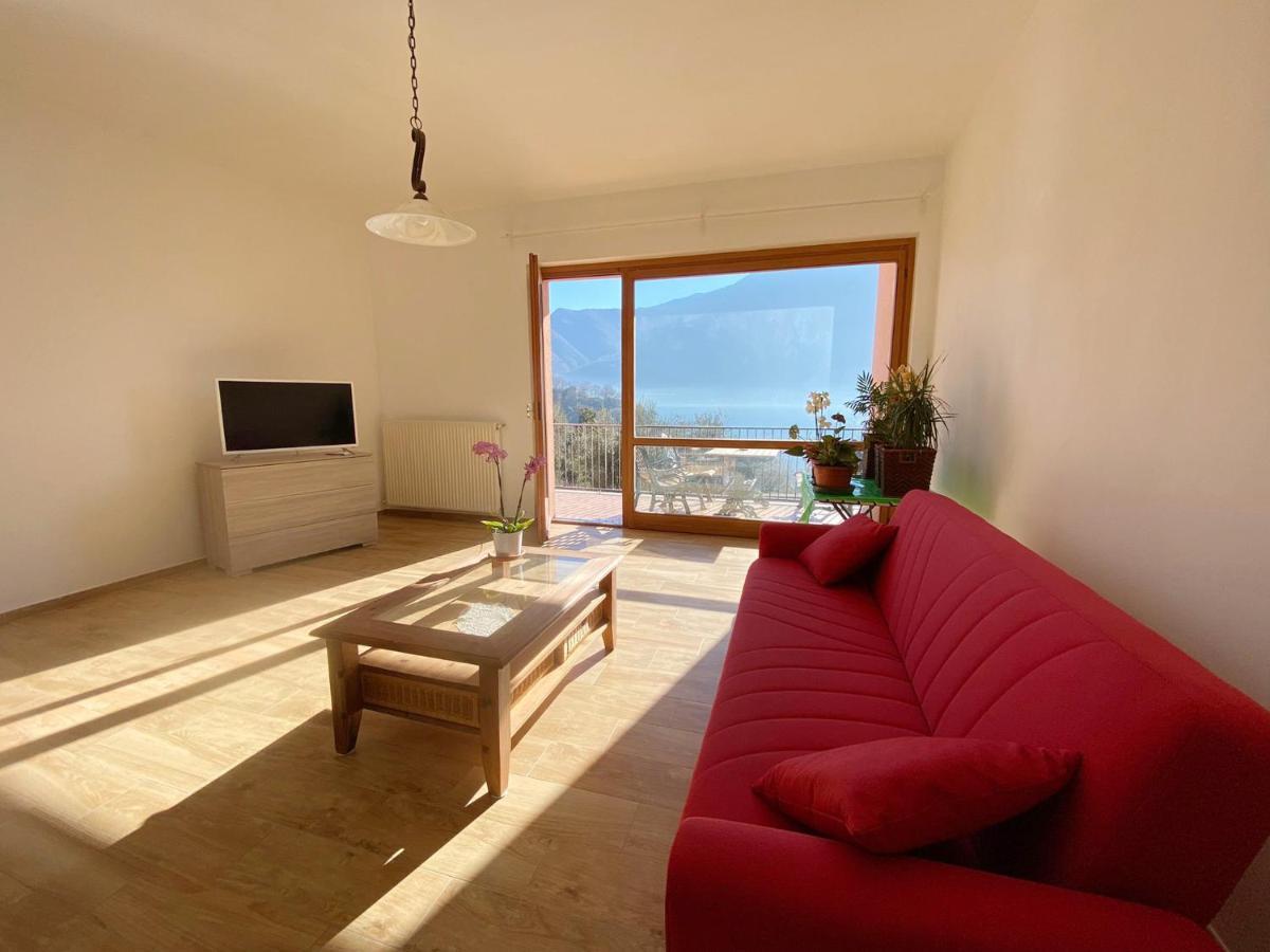 Big Apartment With Lake View And Two Bedrooms Sala Comacina Ngoại thất bức ảnh